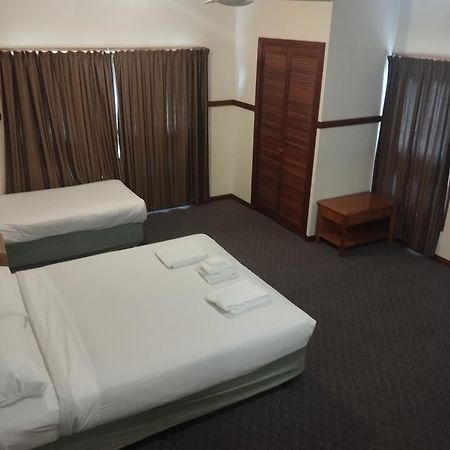 Across Country Motor Inn Дабо Екстериор снимка