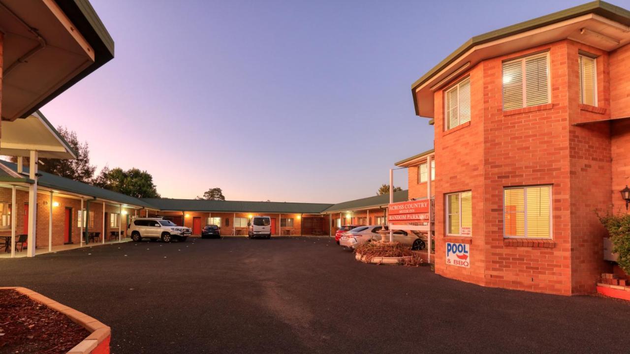 Across Country Motor Inn Дабо Екстериор снимка