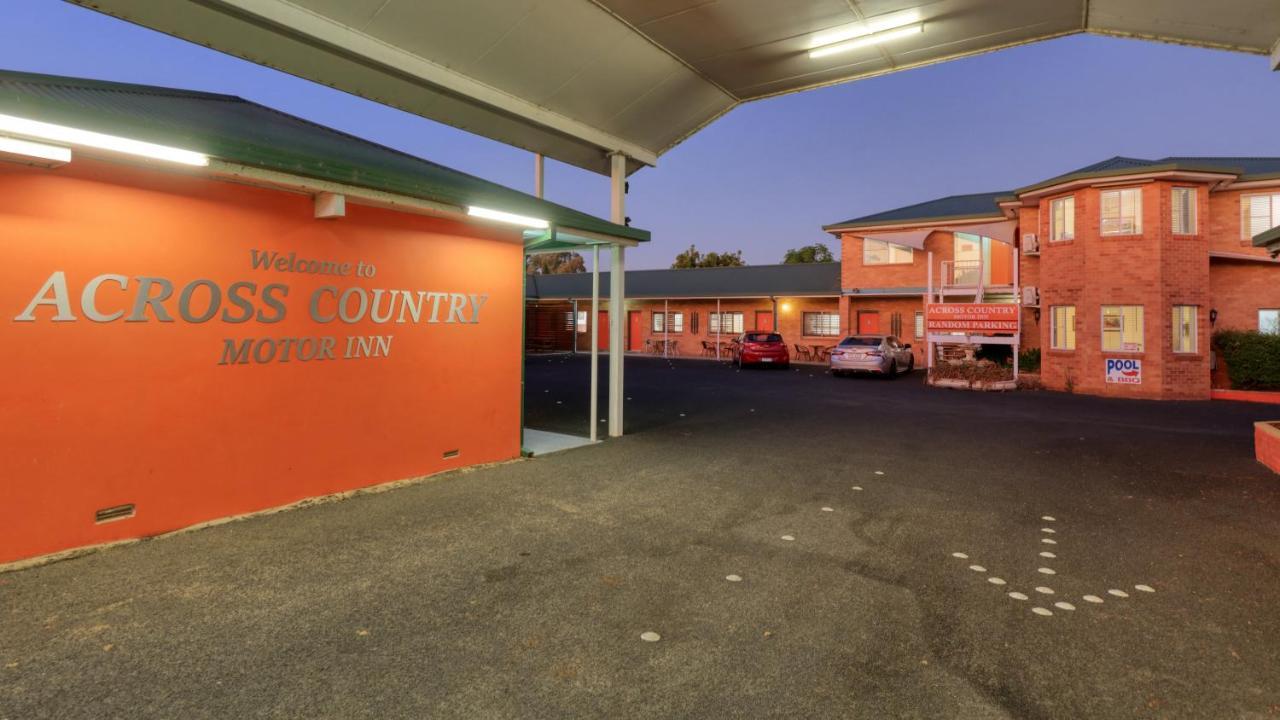 Across Country Motor Inn Дабо Екстериор снимка