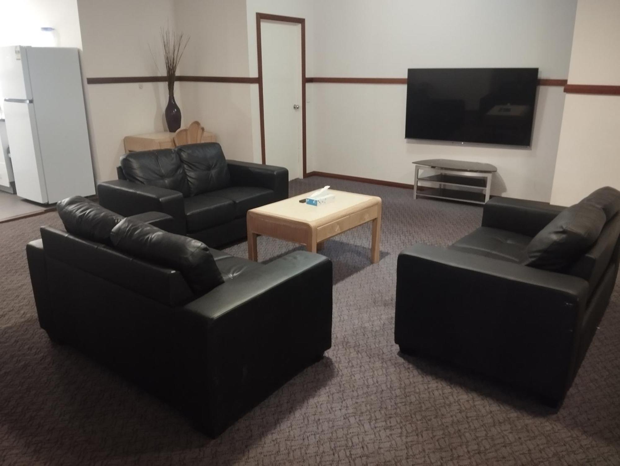 Across Country Motor Inn Дабо Екстериор снимка