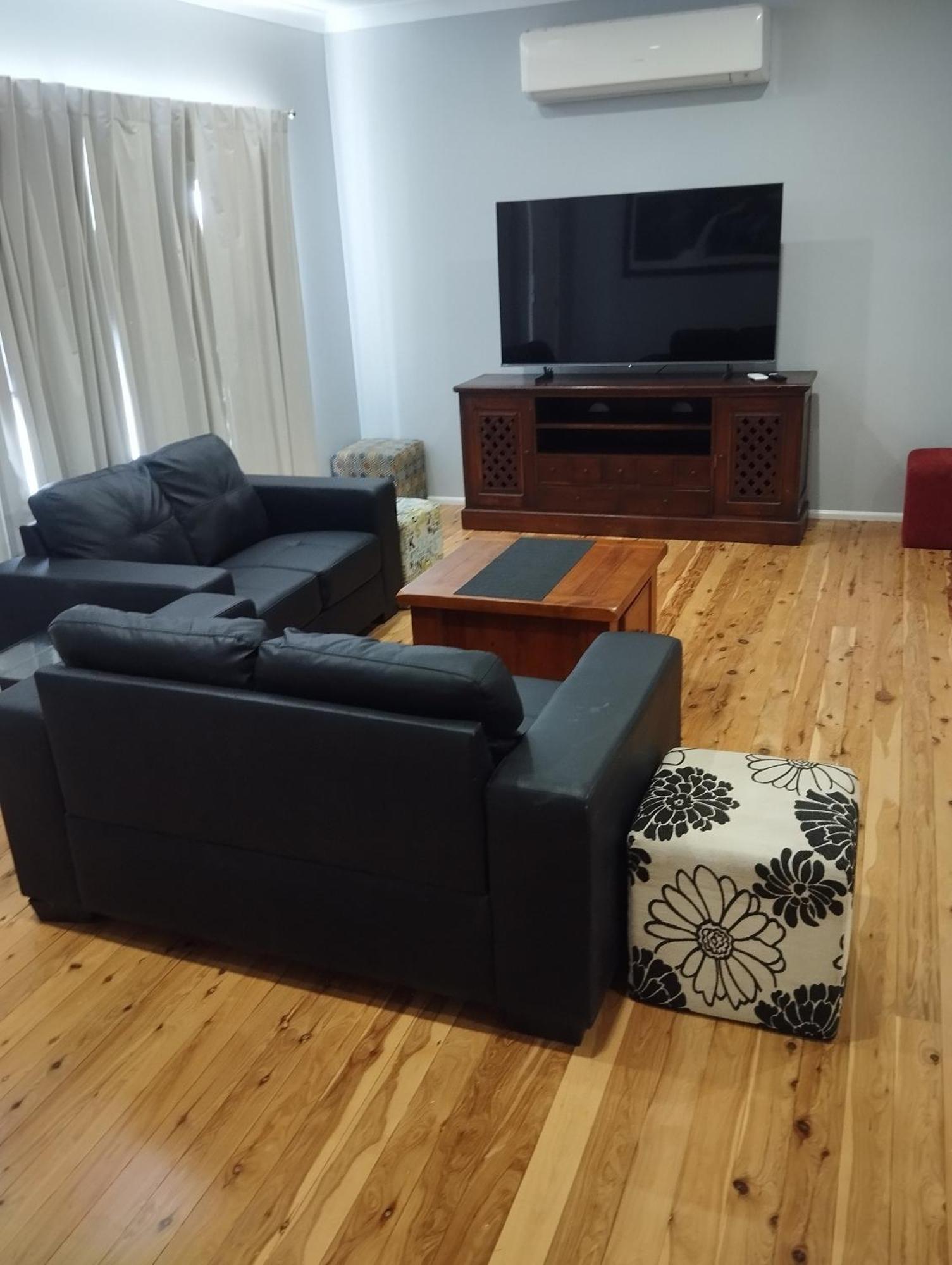 Across Country Motor Inn Дабо Екстериор снимка